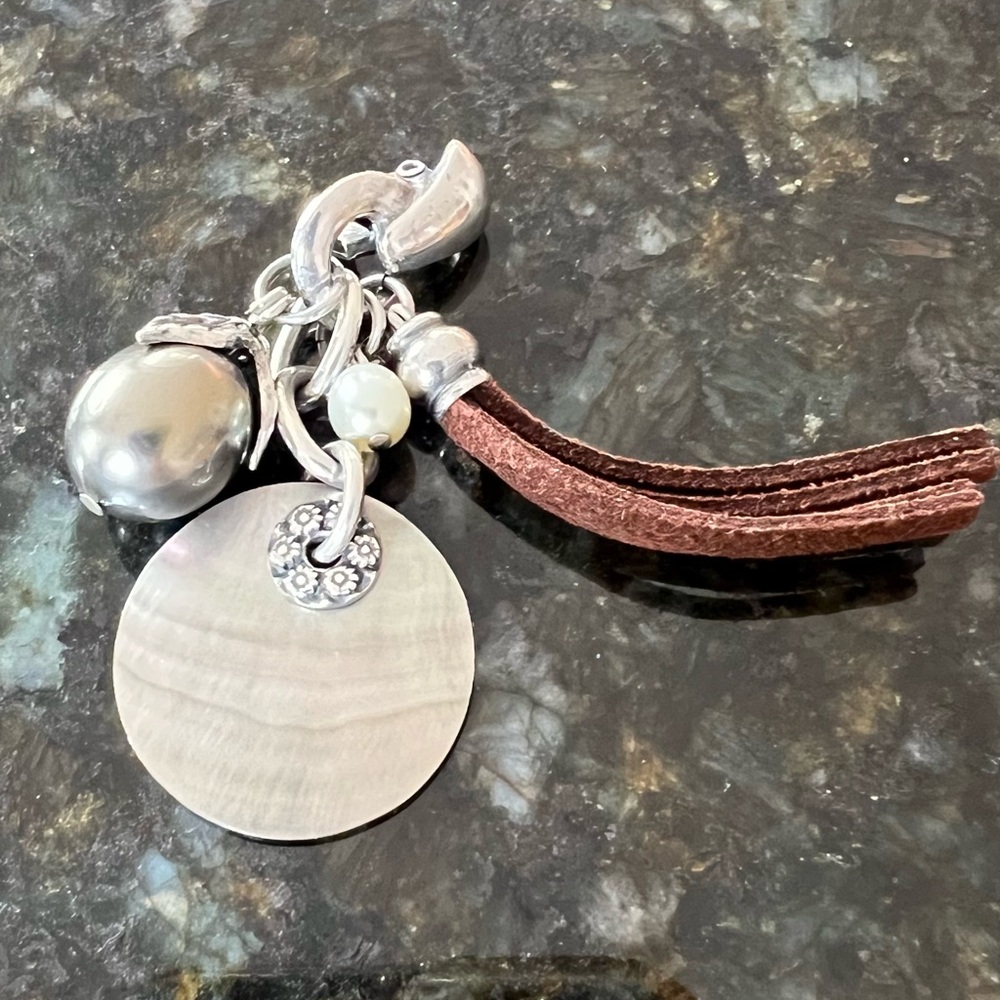 Miglio Necklace enhancer hanger